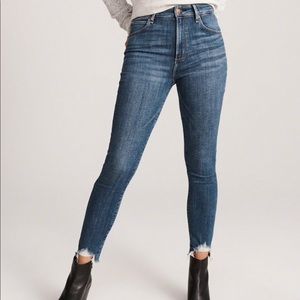 ABERCROMBIE SIMONE HIGH RISE ANKLE JEANS SIZE 00
